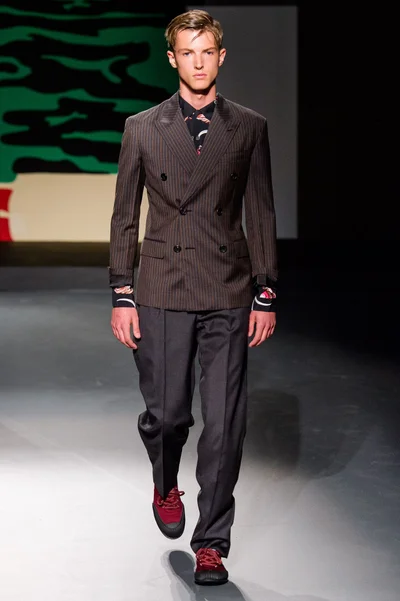 Look 11